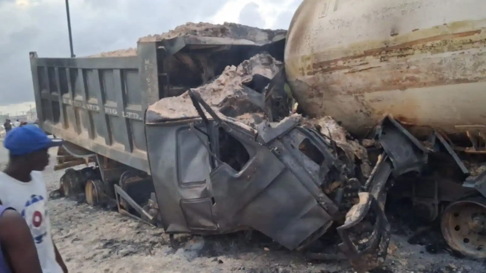 Two dead as fuel-laden tanker collides with truck in Lagos | Intel Region
